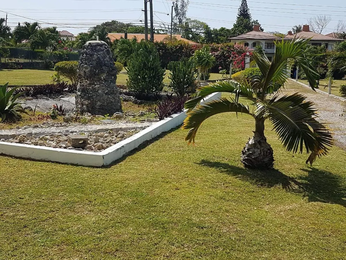 Ancella'S Garden Apartment-Beach-5Min Drive, 1 Hr Montego Bay, 25 Mins Ocho Rios, Continental Breakfast Runaway Bay 0*,  Jamaica