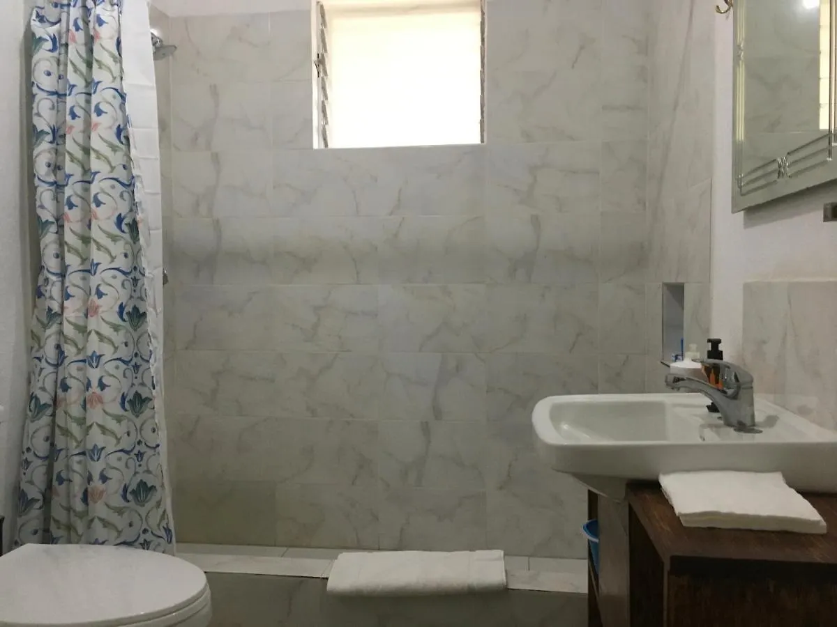 Ancella'S Garden Apartment-Beach-5Min Drive, 1 Hr Montego Bay, 25 Mins Ocho Rios, Continental Breakfast Apartment Runaway Bay